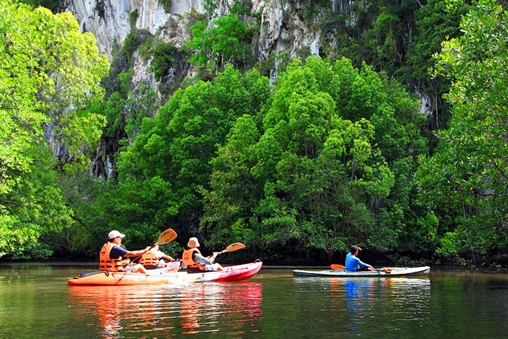 ทัวร์พายเรือคายัค อ่าวท่าเลน ครึ่งวัน