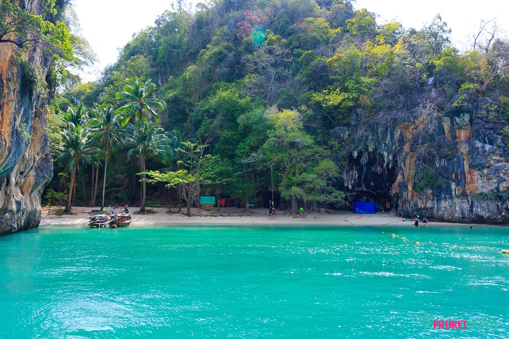 ทัวร์เกาะห้อง กระบี่ โดยเรือหางยาวหรือเรือเร็วสปีดโบ๊ท
