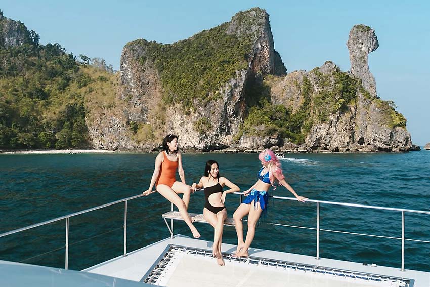 ทัวร์ล่องเรือยอร์ชหรูท่องทะเลกระบี่