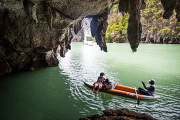 ทัวร์อ่าวพังงา + พายแคนู โดยเรือใหญ่