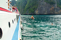 ทัวร์เกาะพีพี+เกาะไข่ อ่าวมาหยา โดยเรือใหญ่