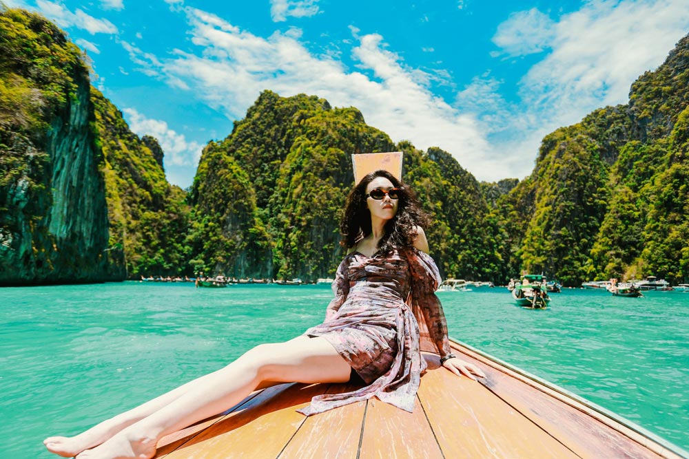 ล่องเรือยอร์ช Power Catamaran ทัวร์เกาะพีพี อ่าวมาหยา เกาะไม้ท่อน