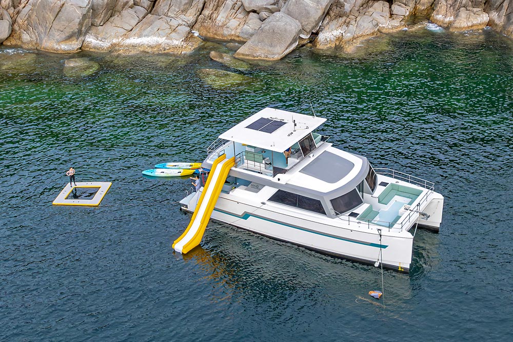 ล่องเรือยอร์ช Power Catamaran ทัวร์เกาะพีพี อ่าวมาหยา เกาะไม้ท่อน