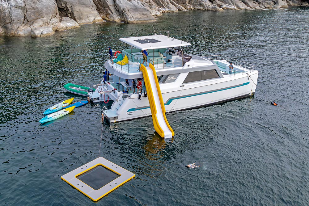 ล่องเรือยอร์ช Power Catamaran ทัวร์เกาะพีพี อ่าวมาหยา เกาะไม้ท่อน