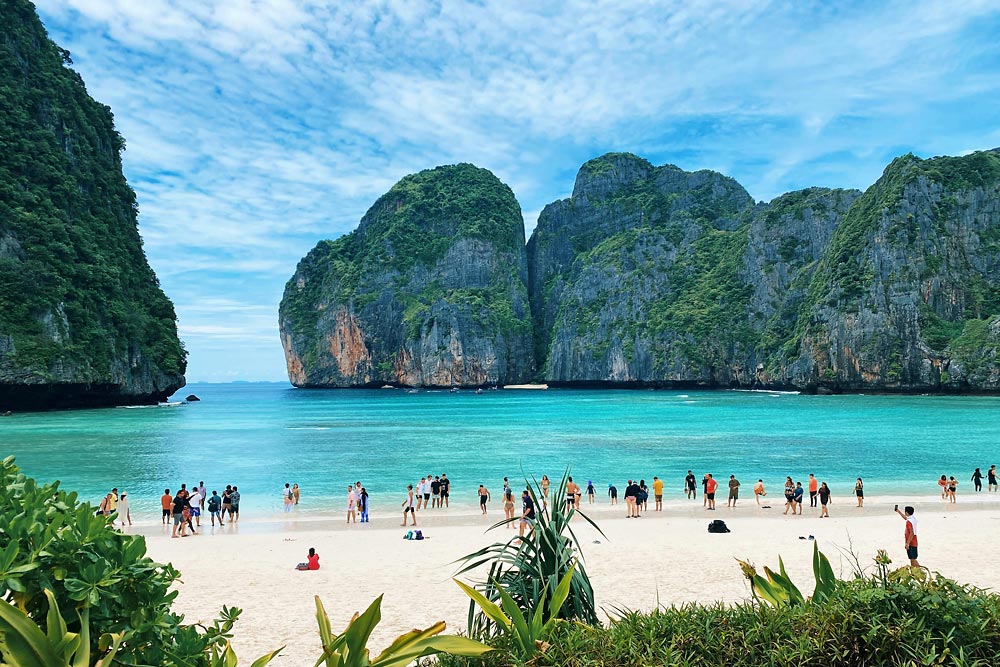 ล่องเรือยอร์ช Power Catamaran ทัวร์เกาะพีพี อ่าวมาหยา เกาะไม้ท่อน