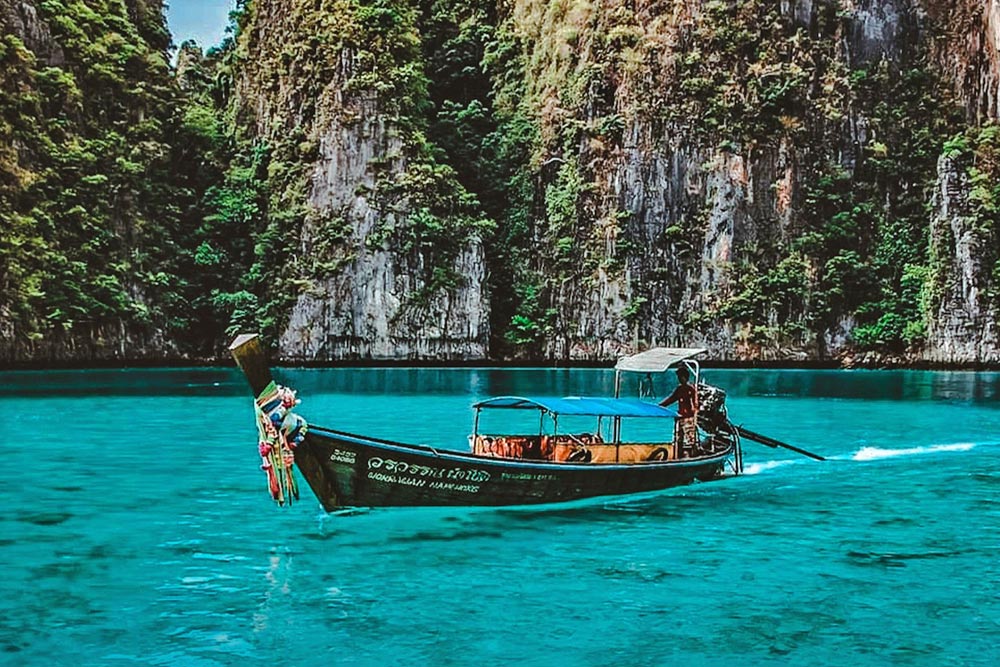 ล่องเรือยอร์ช Power Catamaran ทัวร์เกาะพีพี อ่าวมาหยา เกาะไม้ท่อน