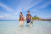 ล่องเรือ Discover Catamaran ทัวร์เกาะราชา เกาะไม้ท่อน