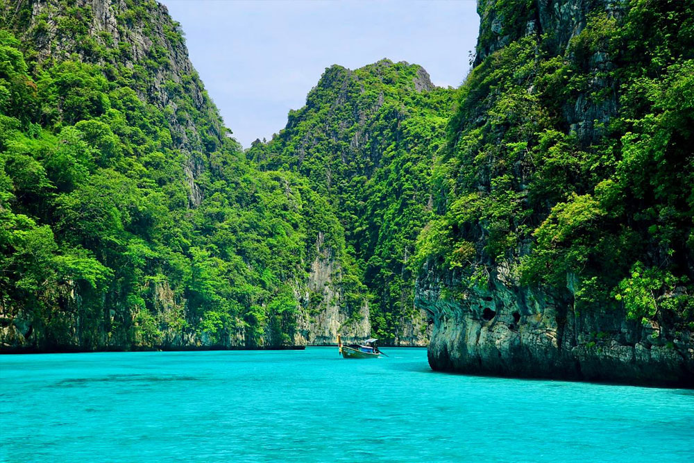 ทัวร์เกาะพีพี มาหยา เกาะไผ่ โดยเรือเร็วสปีดโบ๊ท
