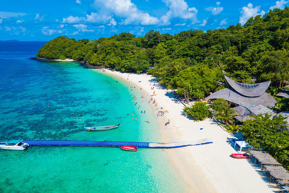 ทัวร์บานาน่าบีช เกาะเฮ โดยเรือเร็วสปีดโบ๊ทหรือเรือใบคาตามาราน แบบจอยทัวร์ 