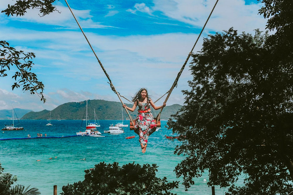ทัวร์บานาน่าบีช เกาะเฮ โดยเรือเร็วสปีดโบ๊ทหรือเรือใบคาตามาราน แบบจอยทัวร์ 