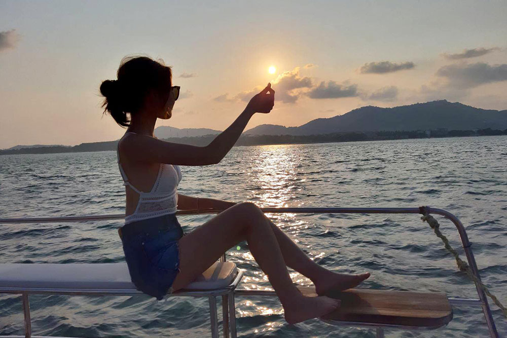 ทัวร์ล่องเรือใบคาตามารานแหลมพรหมเทพ ซันเซ็ท จิบไวน์