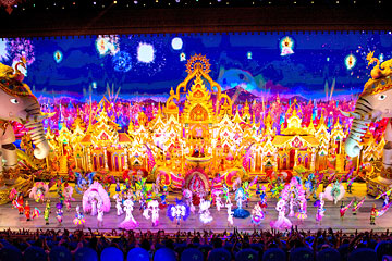 การแสดงริเวอร์คาร์นิวัล พาเหรด