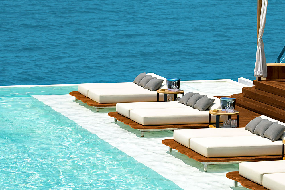 ตั๋วโยนาบีชคลับ ภูเก็ต Yona Beach Club Phuket