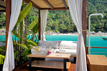 ที่นั่งแบบ Small Cabana