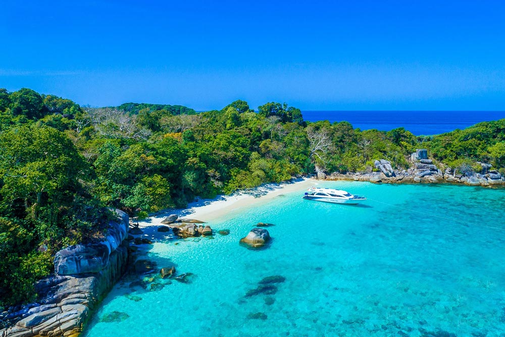 ทัวร์เกาะนาคินโย (Boulder Island) กับ Love Andaman